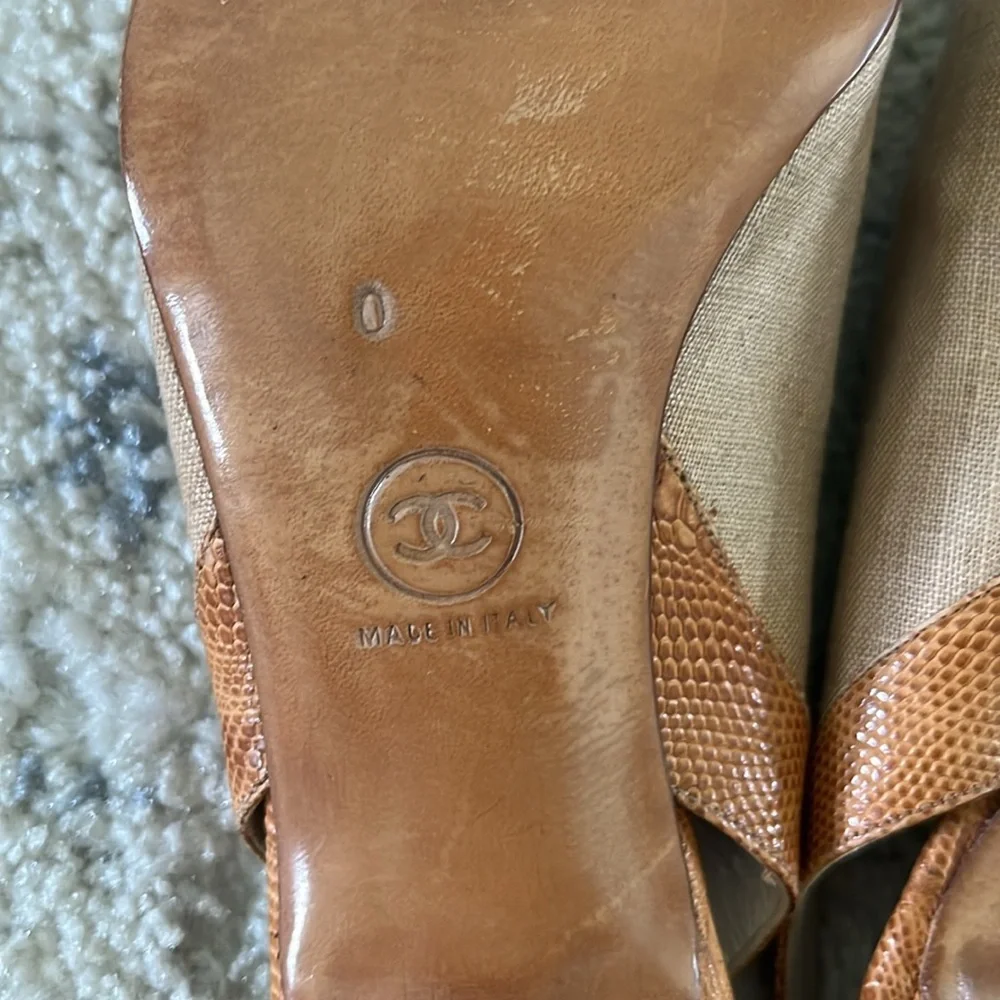 Vintage CHANEL Beige Canvas and Leather Slingback Pumps Size 8 - Picture 10 of 10